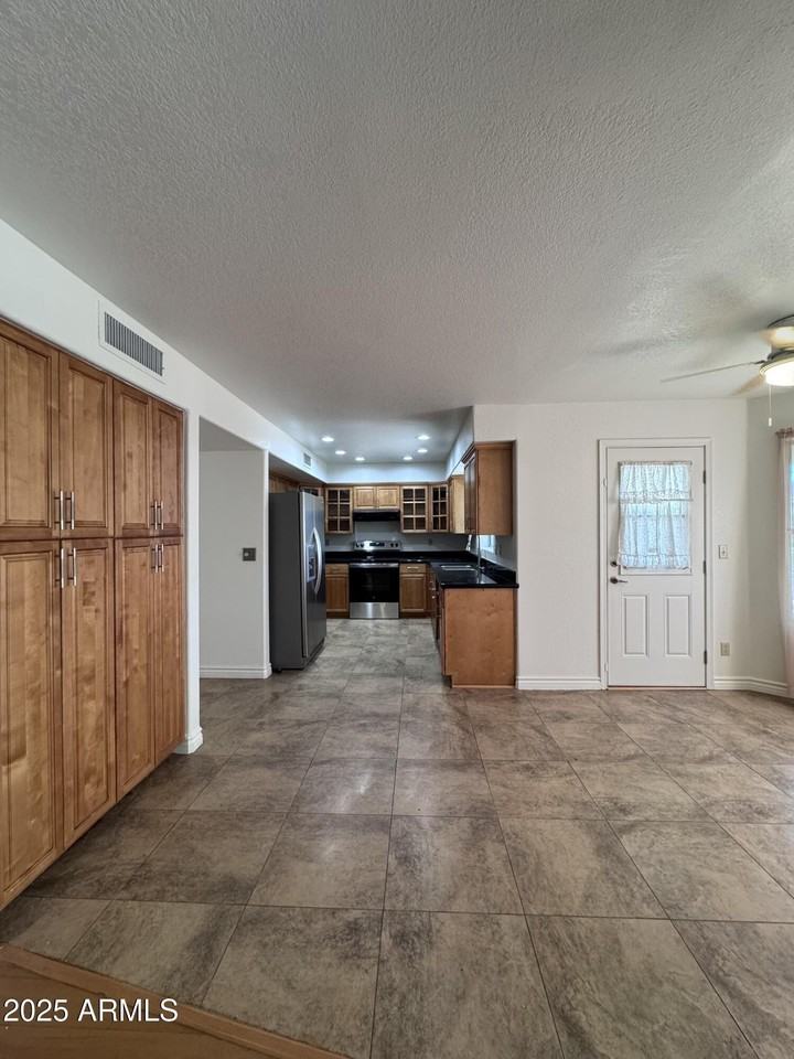 8631 West Monte Vista Road - Photo 7 of 26