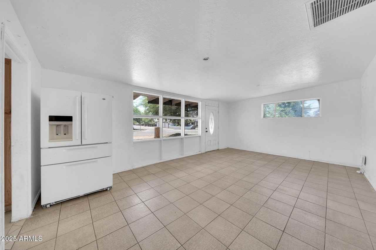 4548 North 29th Avenue - Photo 5 of 28