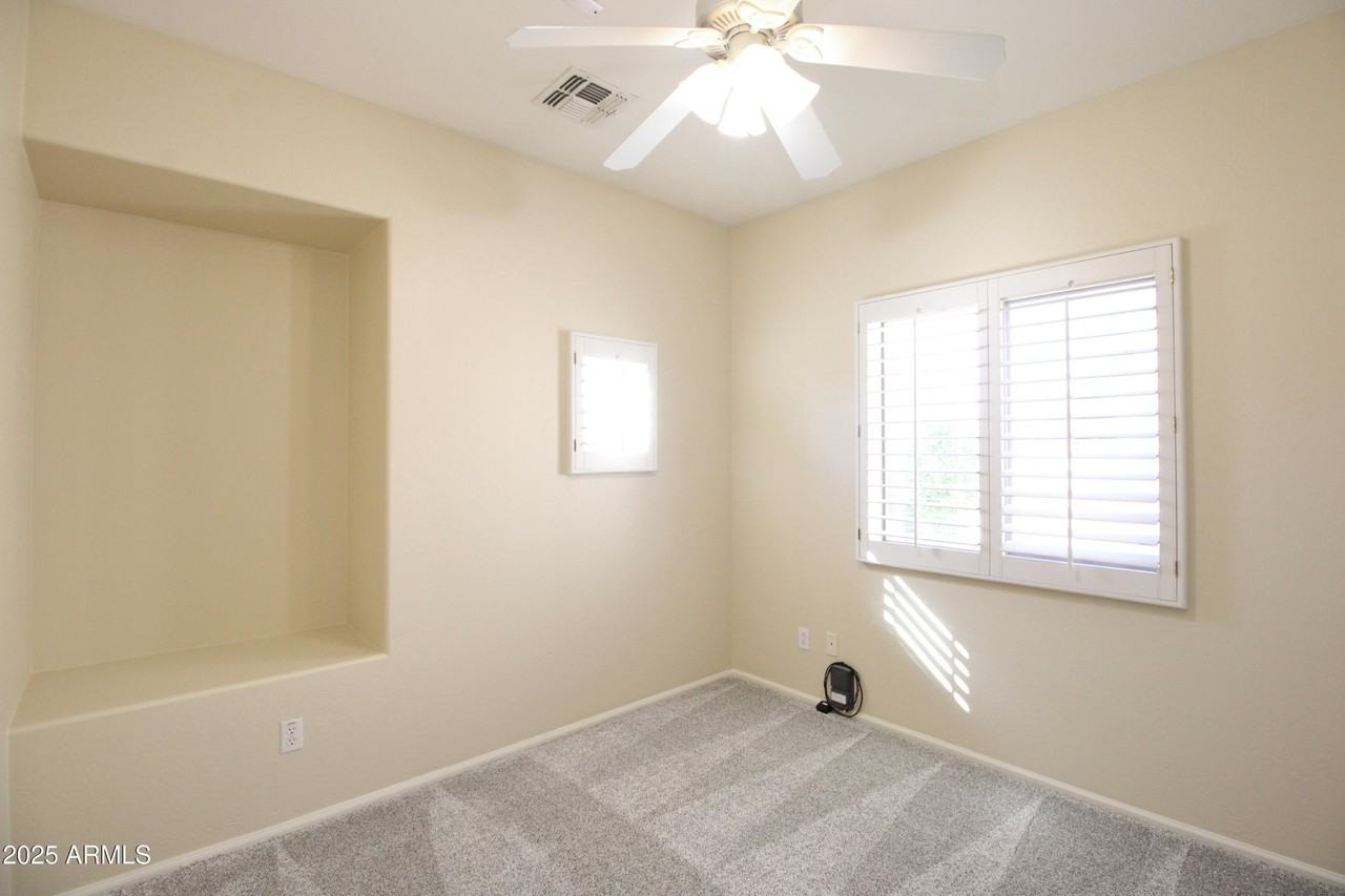 16803 North 50th Way - Photo 7 of 37