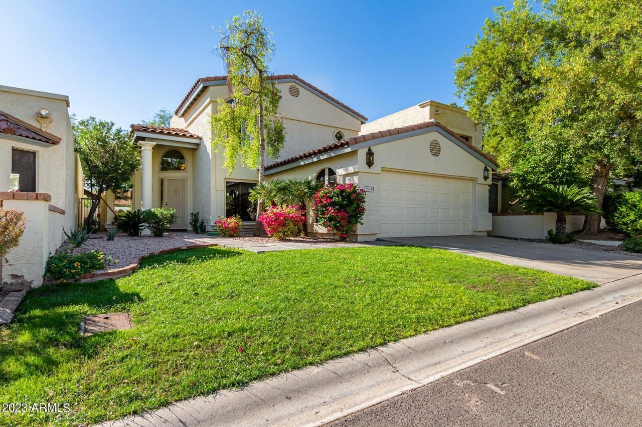 9414 S 51st St - Photo 2 of 34