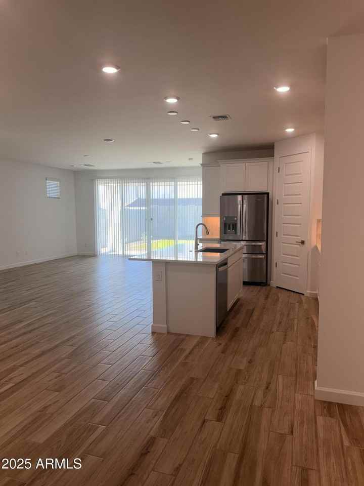 7409 W Buckhorn Trl - Photo 6 of 24