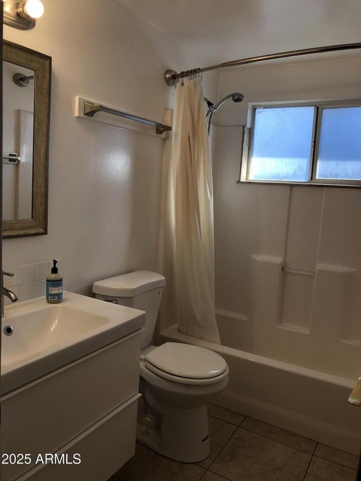 2025 S Granada Dr Apt 12 #12 - Photo 7 of 35