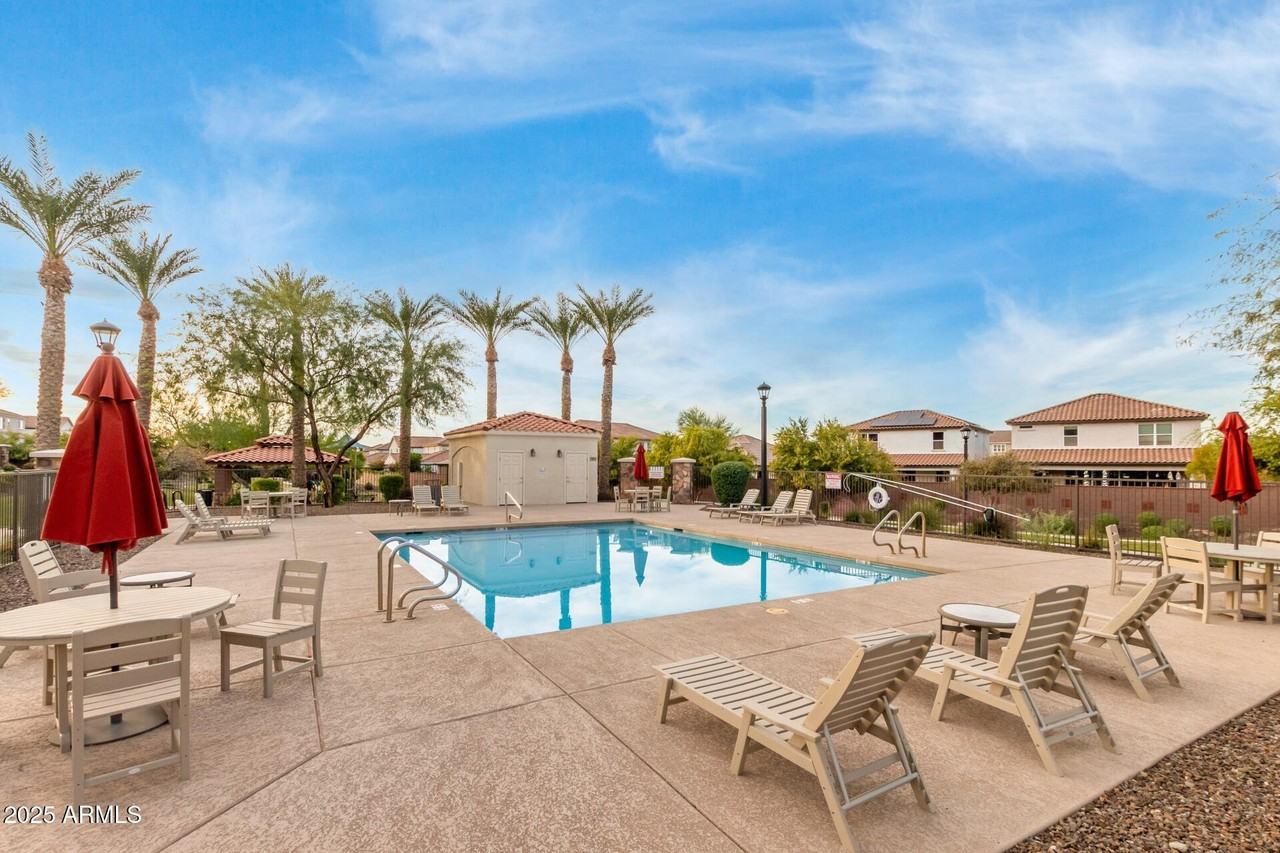 836 E Constance Way - Photo 5 of 50