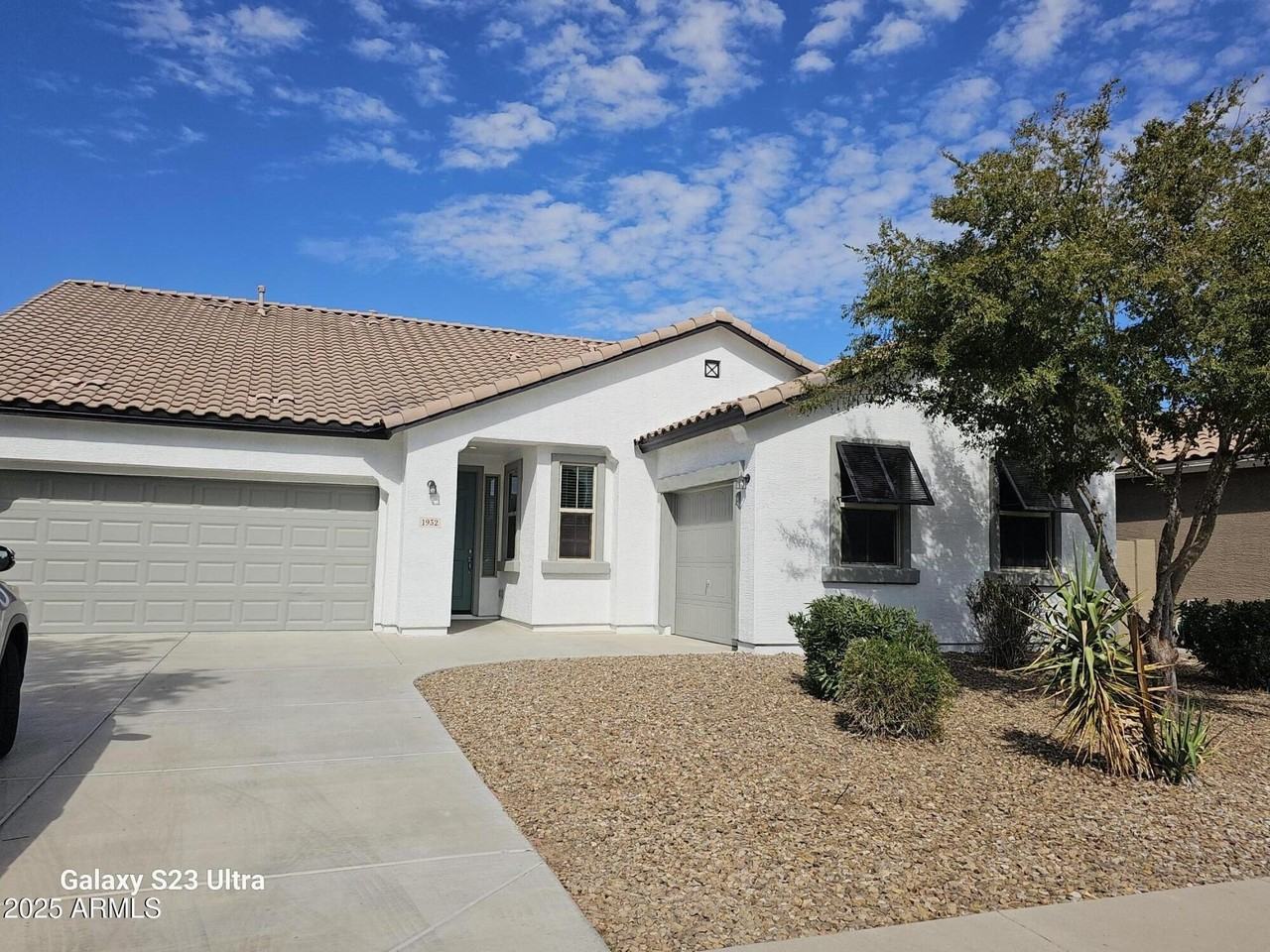 1932 E Ravenswood Dr - Photo 5 of 32