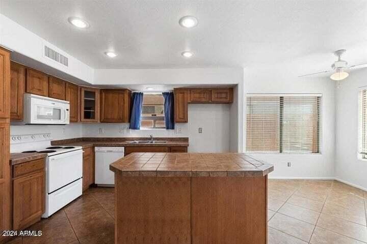 4123 E Coal St - Photo 3 of 17