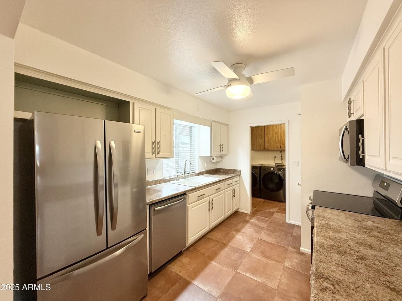 4559 E Dragoon Ave - Photo 4 of 19