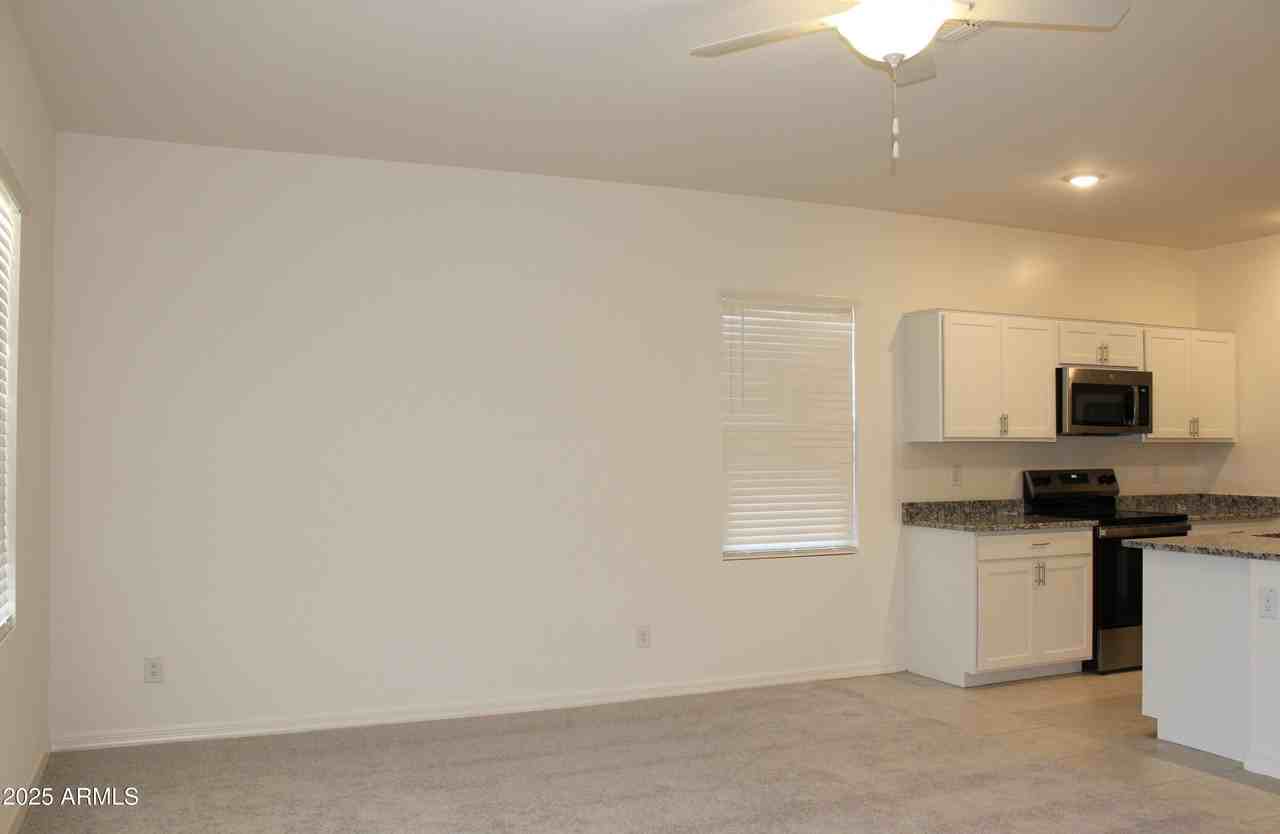 10354 N 156th Ave - Photo 7 of 26