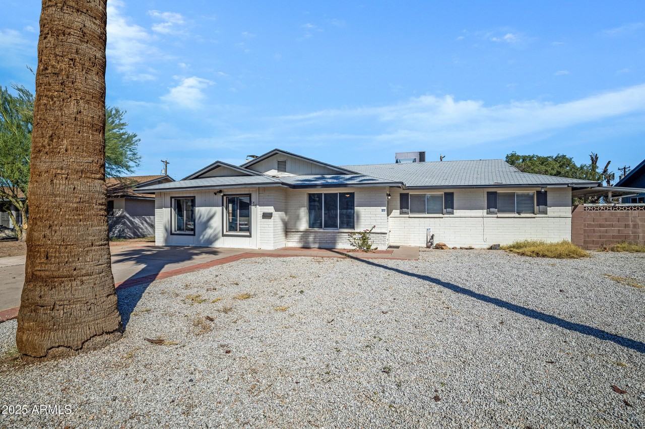 110 West Del Rio Drive - Photo 2 of 46