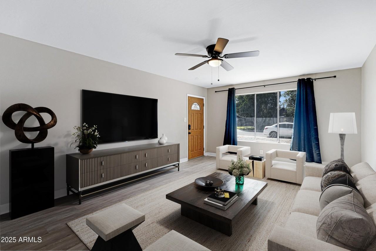 110 West Del Rio Drive - Photo 3 of 46