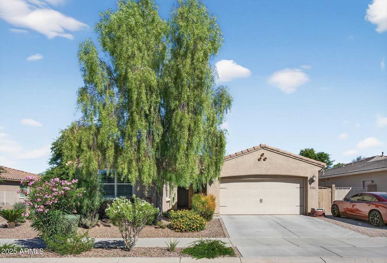 8984 West Diana Avenue - Photo 2 of 48