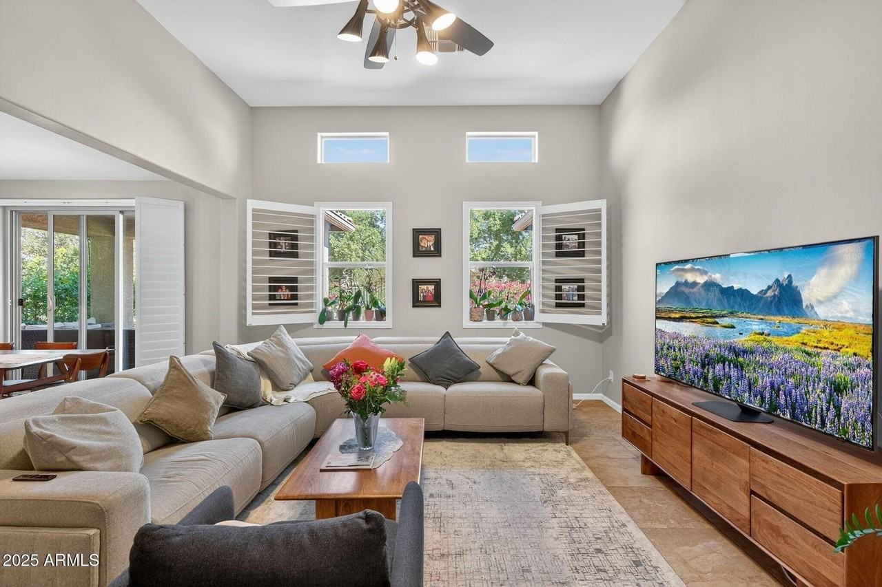 8984 West Diana Avenue - Photo 4 of 48