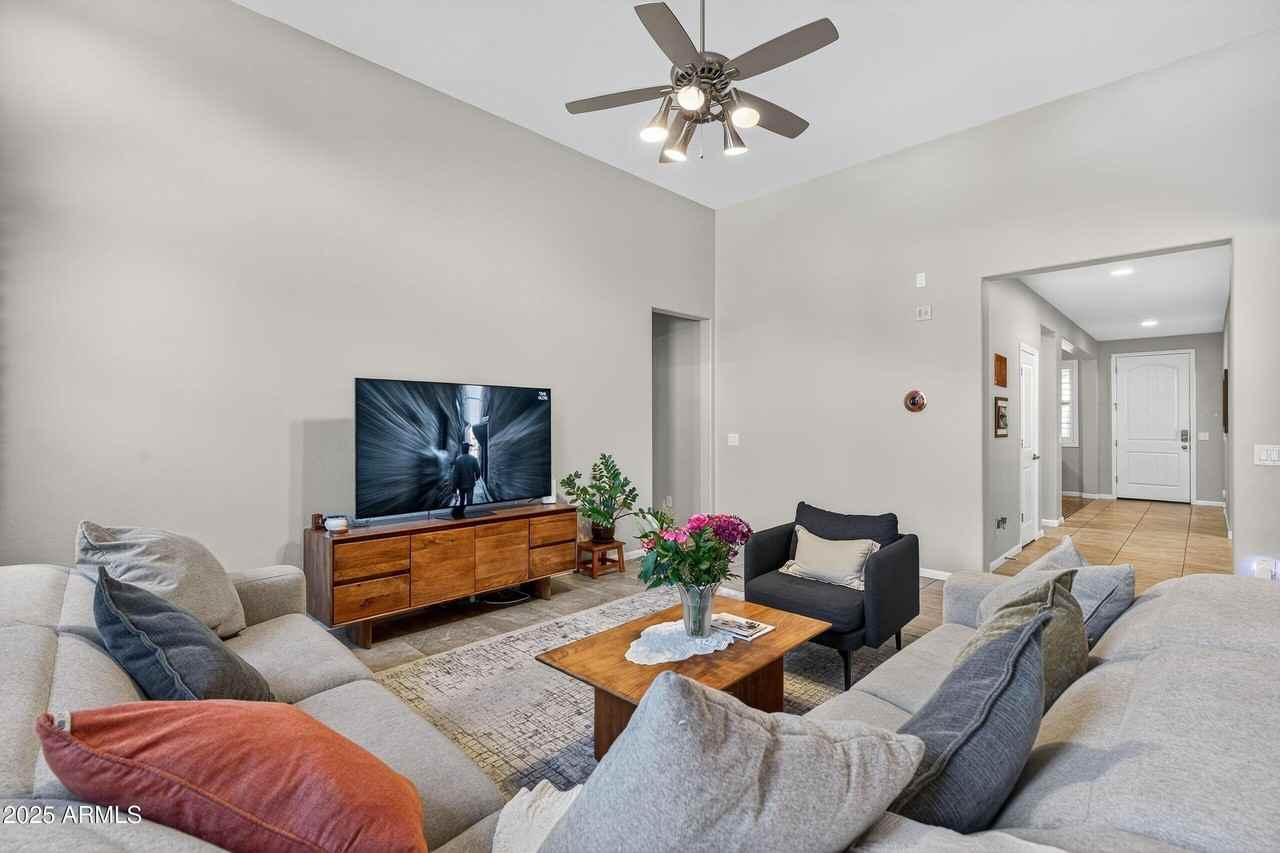 8984 West Diana Avenue - Photo 7 of 48