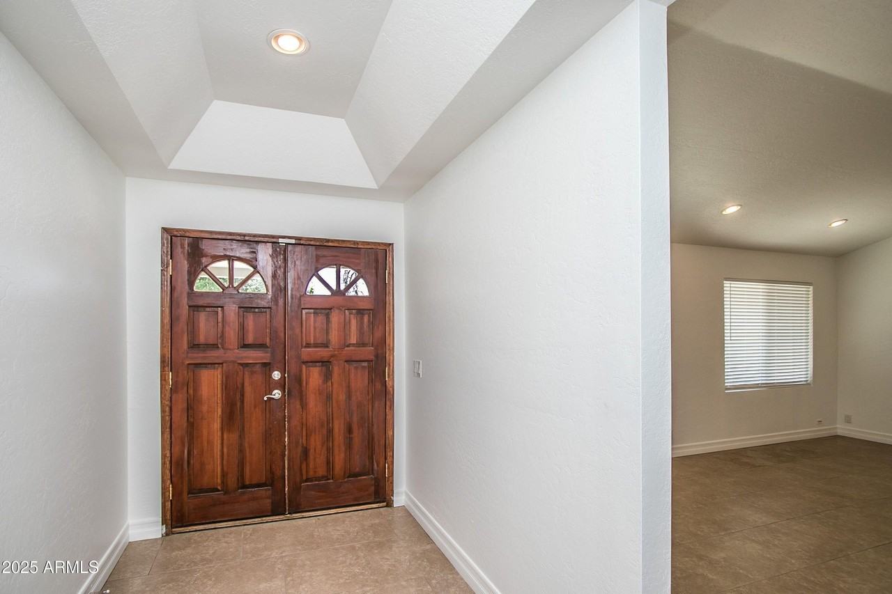 1905 Old Greenfield Road - Photo 3 of 27