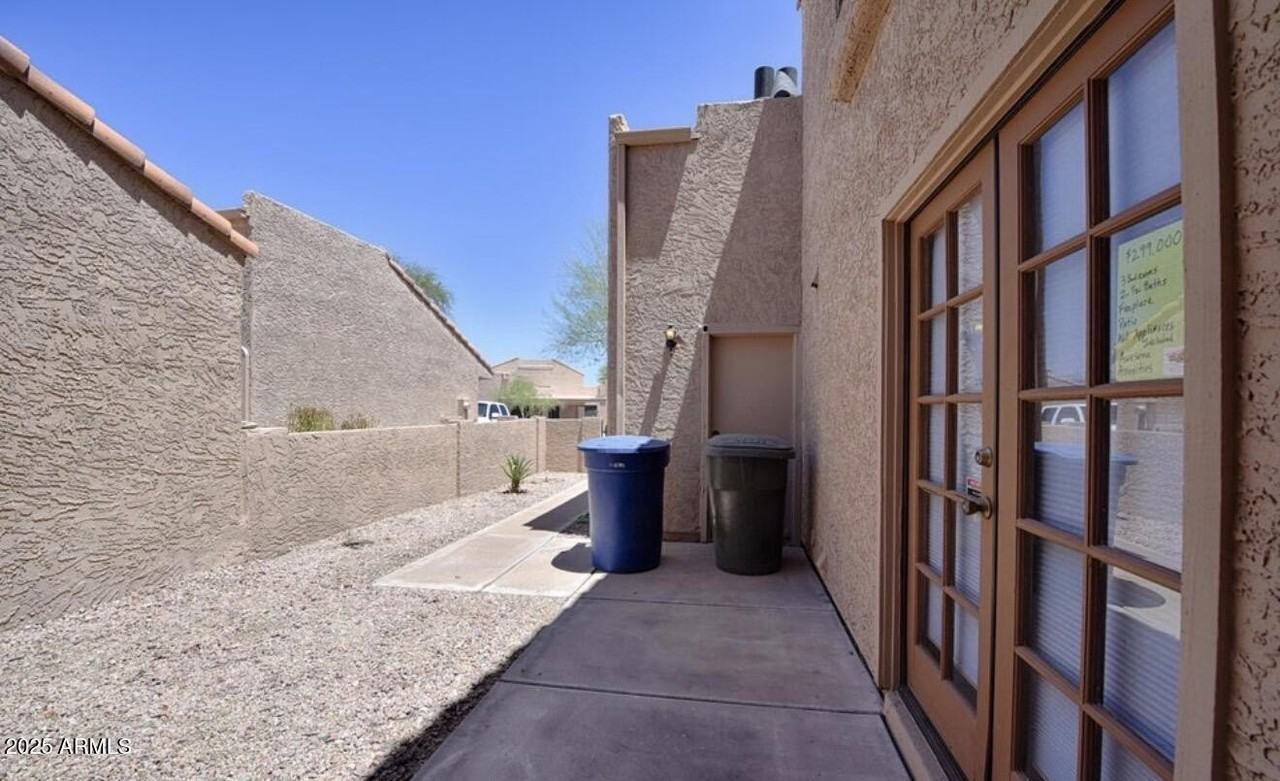 1642 North El Camino Drive - Photo 3 of 37