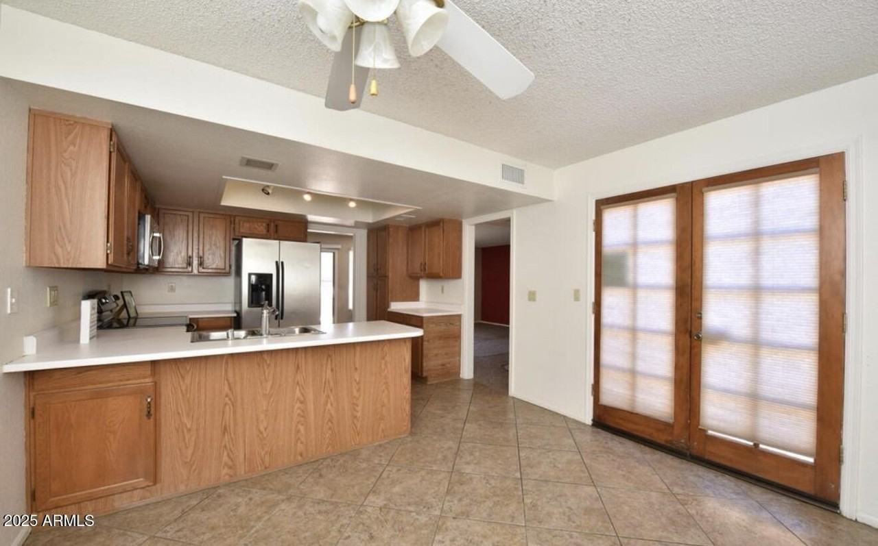 1642 North El Camino Drive - Photo 6 of 37