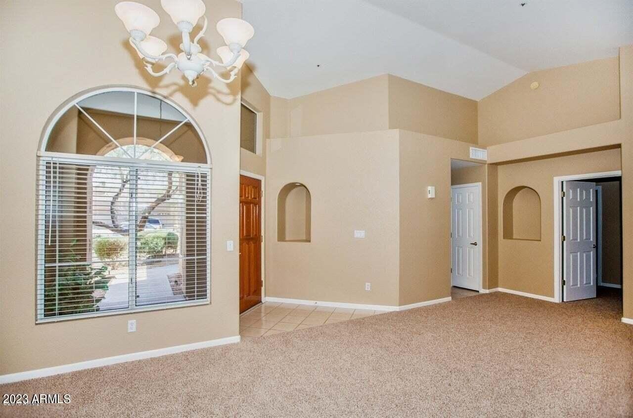 8910 E Maple Dr - Photo 2 of 13