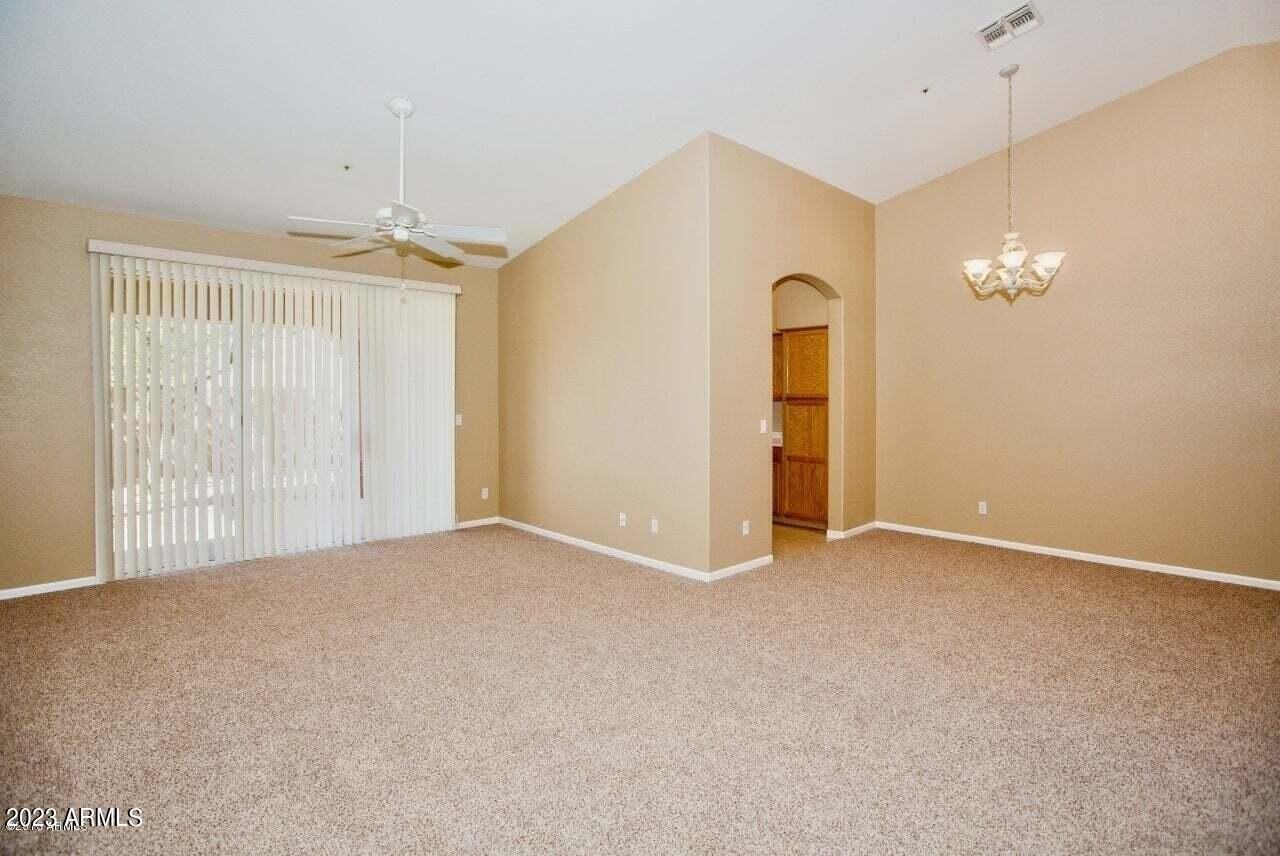 8910 E Maple Dr - Photo 4 of 13