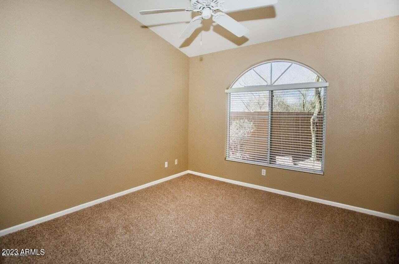 8910 E Maple Dr - Photo 6 of 13