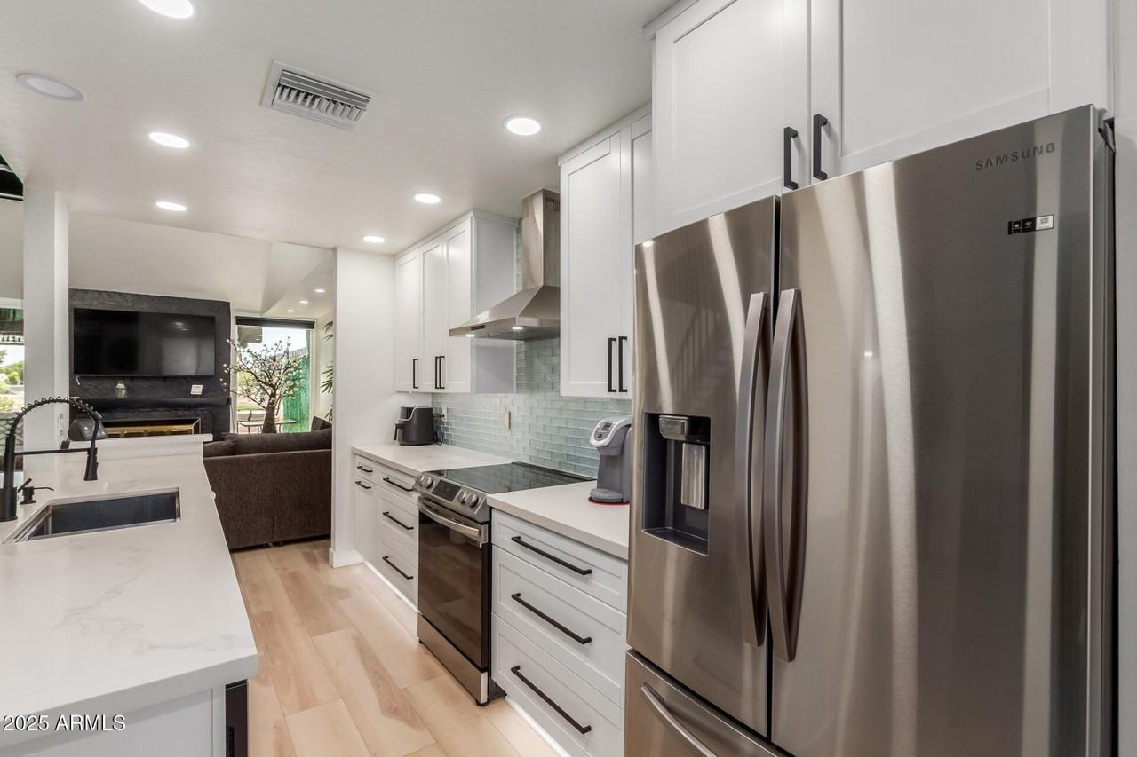 2529 N Miller Rd - Photo 5 of 31