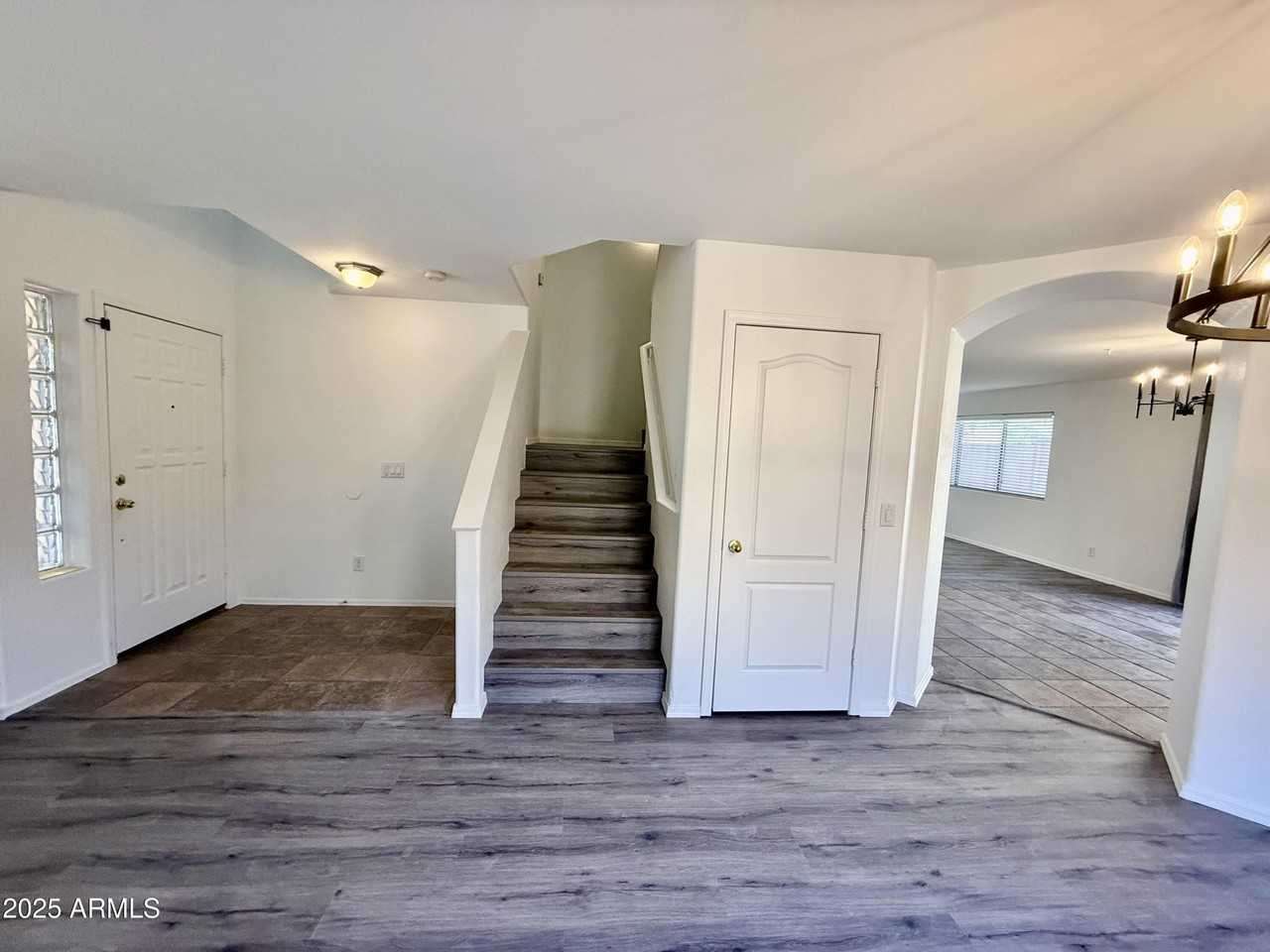 1782 E Oakland St - Photo 2 of 39