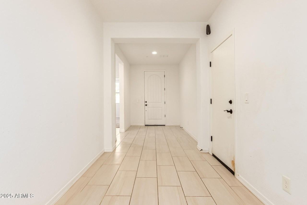 12751 West Ocotillo Road - Photo 5 of 37