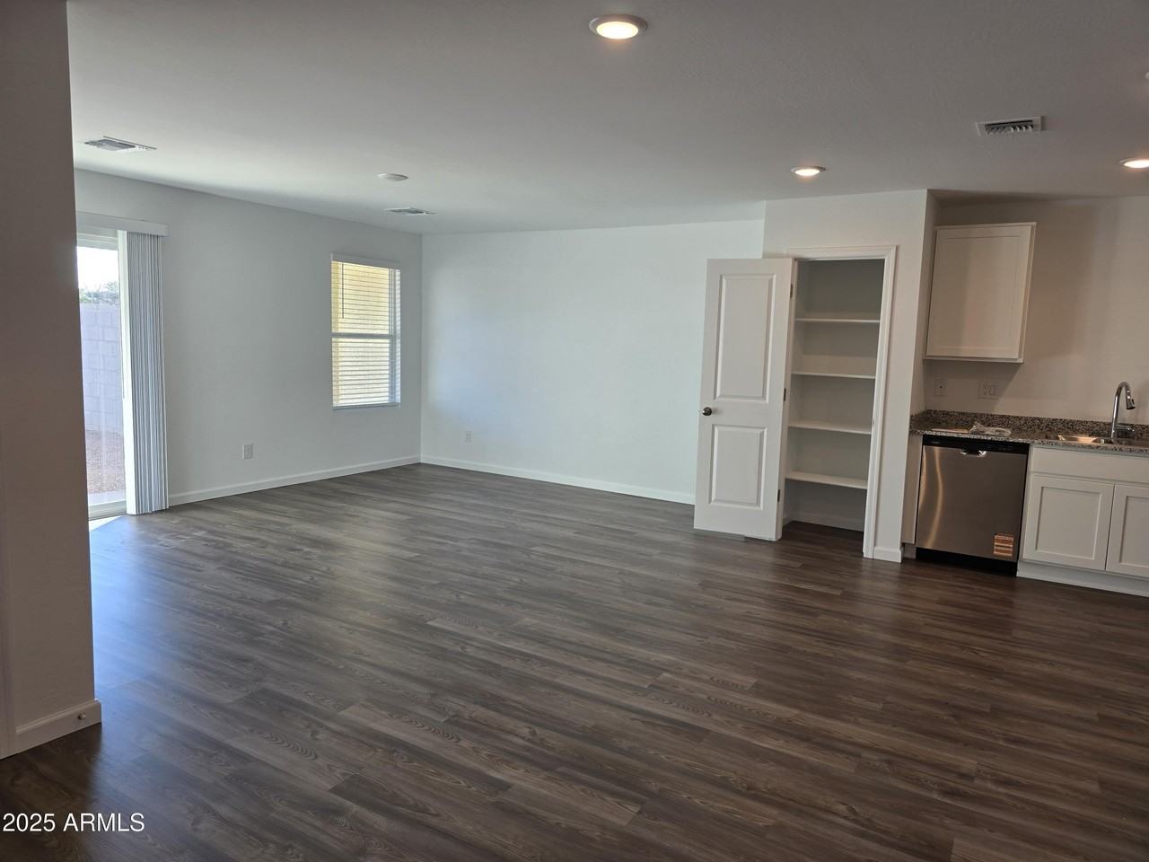 729 Dylan Court - Photo 7 of 14