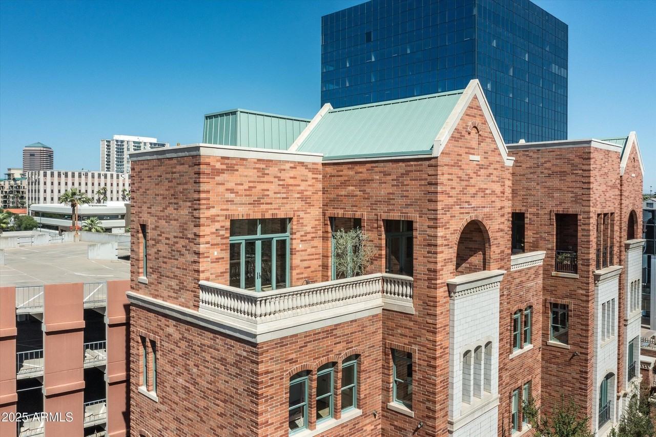 54 W Palm Ln Unit 54 #54 - Photo 4 of 31