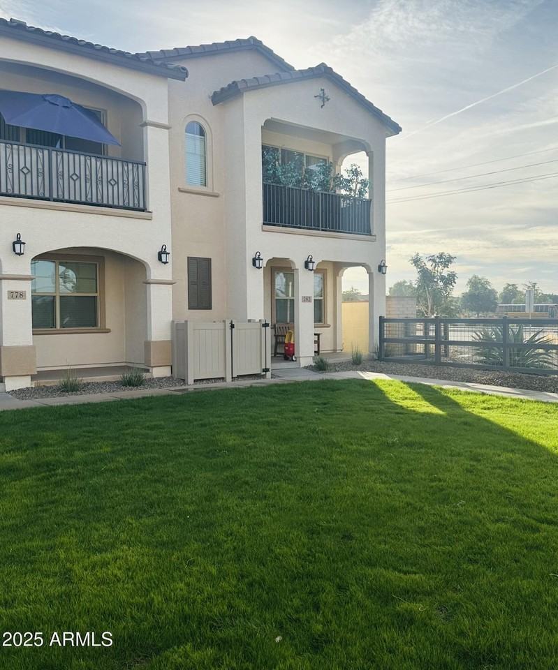 782 S Olympic Dr - Photo 3 of 25