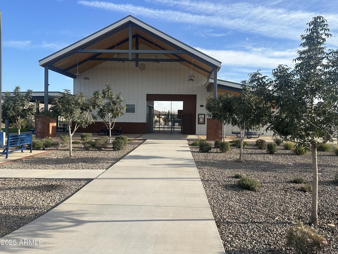 782 S Olympic Dr - Photo 5 of 25