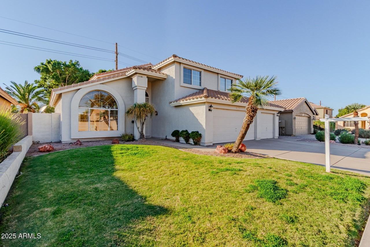 1110 North Aspen Drive - Photo 3 of 44