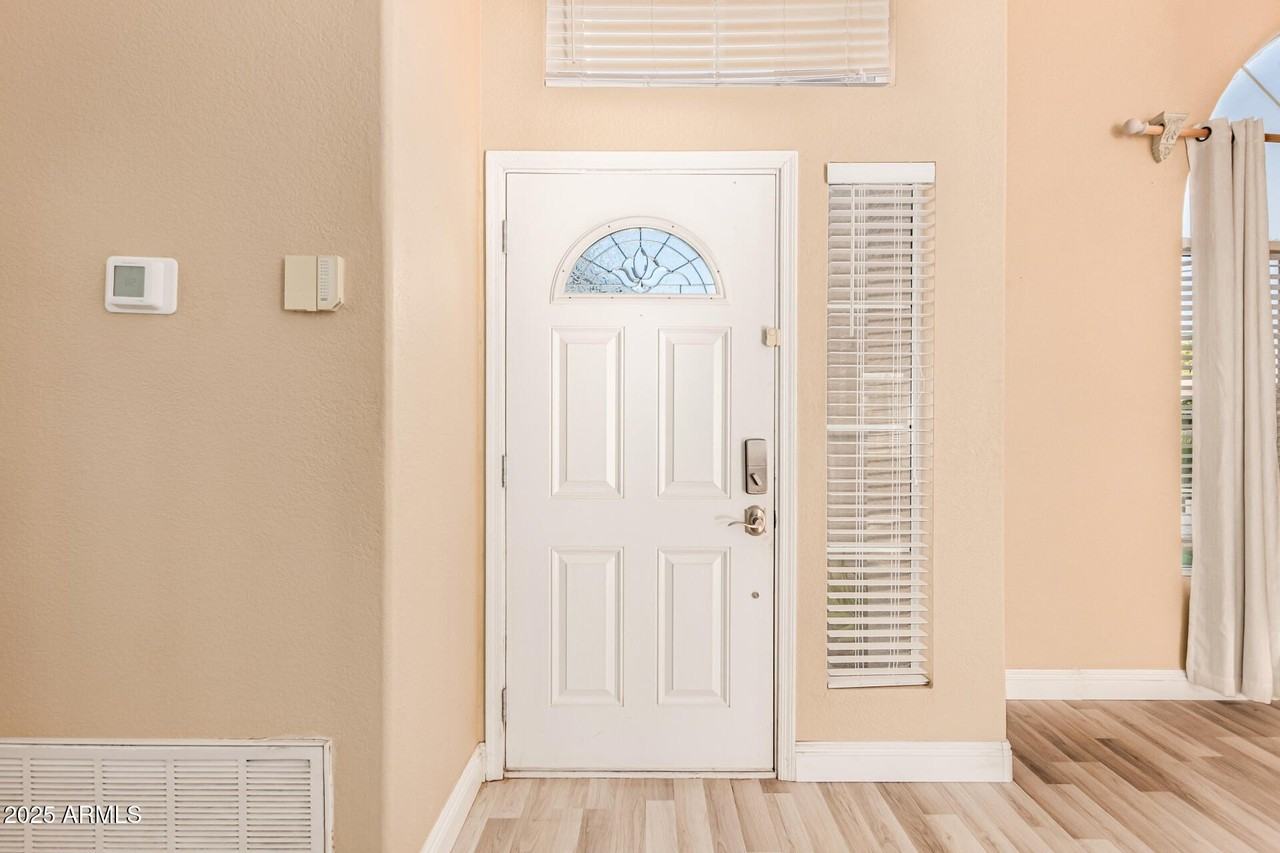 1110 North Aspen Drive - Photo 5 of 44