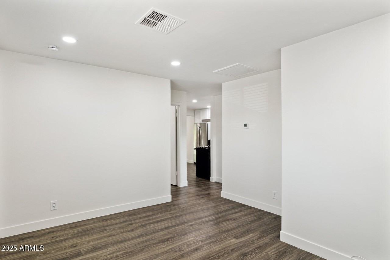 1542 E Turquoise Ave Apt 1 #1 - Photo 5 of 25