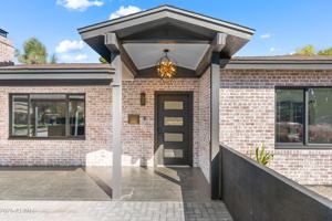 featured image of 2502 East Whitton Avenue