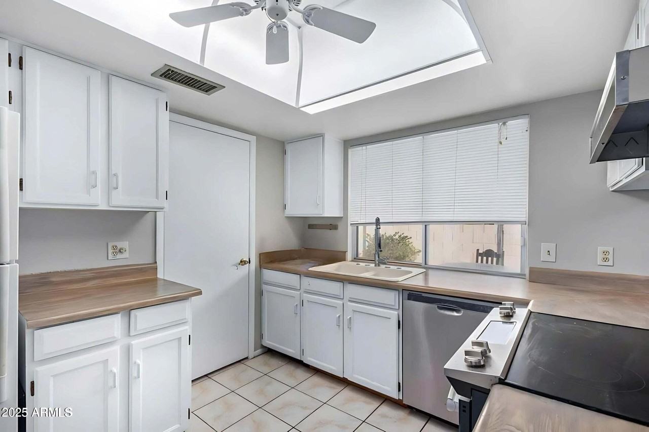 18225 North 45th Avenue - Photo 7 of 18