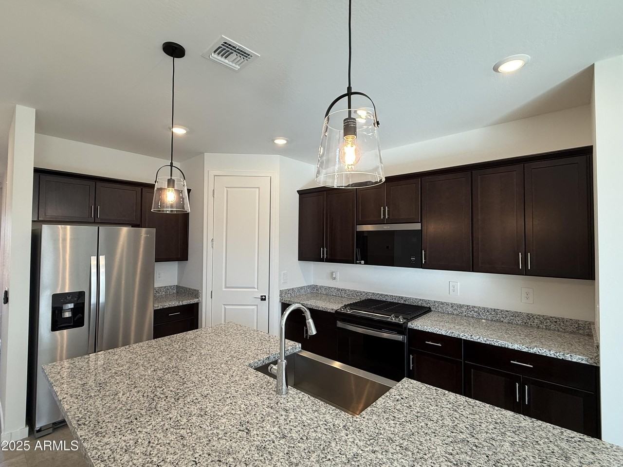 4185 W Yolanda Ln - Photo 4 of 22