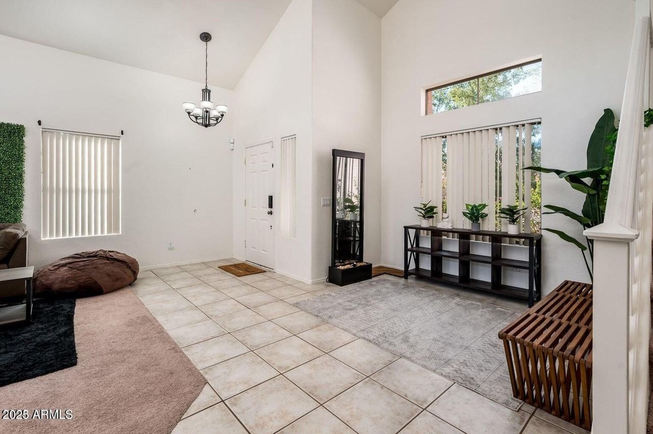 13604 West Rovey Avenue - Photo 4 of 33