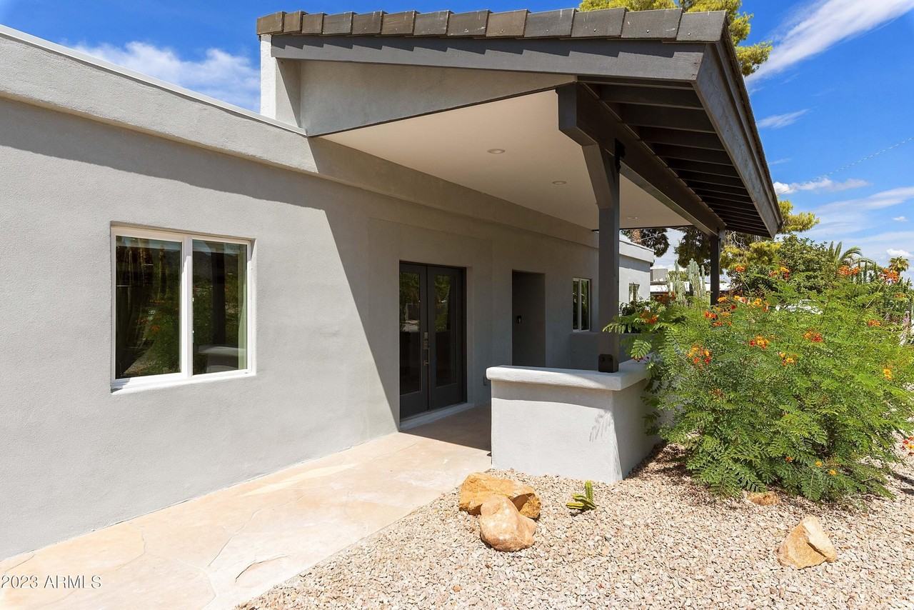 3318 East Onyx Avenue - Photo 4 of 50