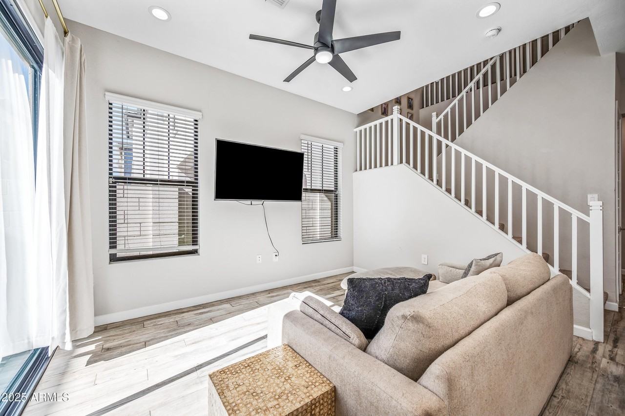 4827 East Village Drive - Photo 6 of 44