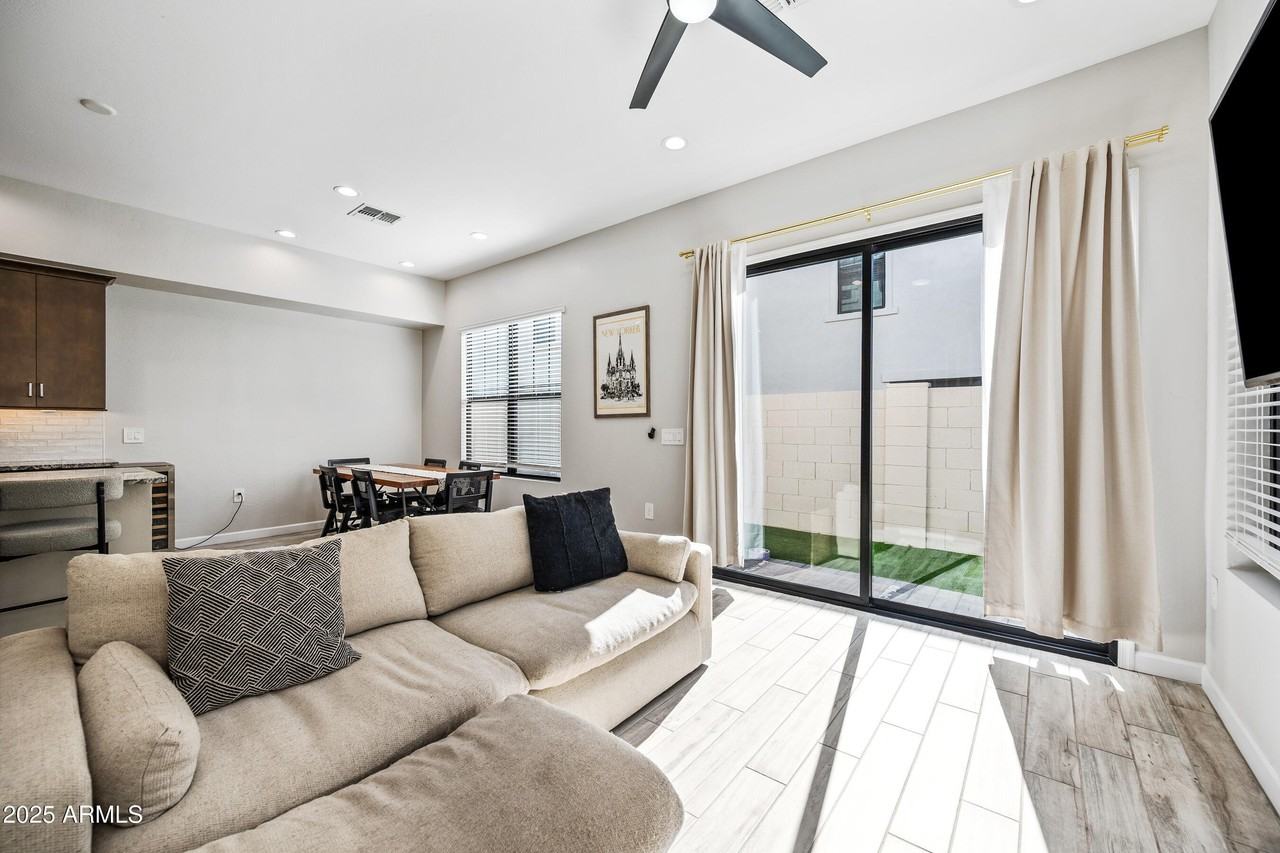 4827 East Village Drive - Photo 7 of 44