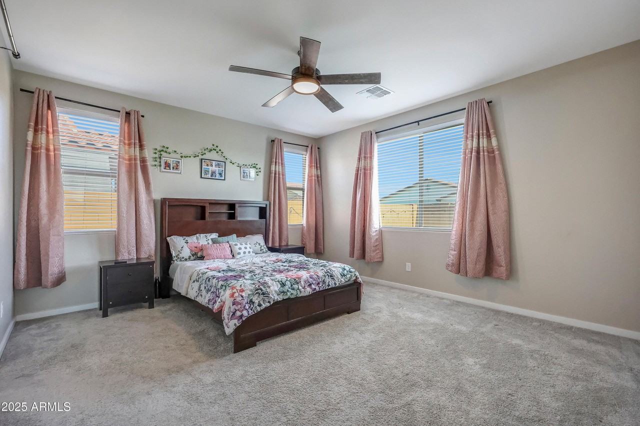 11049 West Hadley Street - Photo 7 of 20