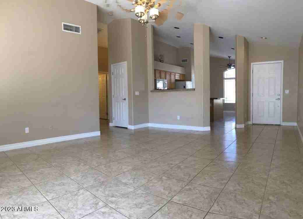 623 West Greentree Drive - Photo 2 of 16