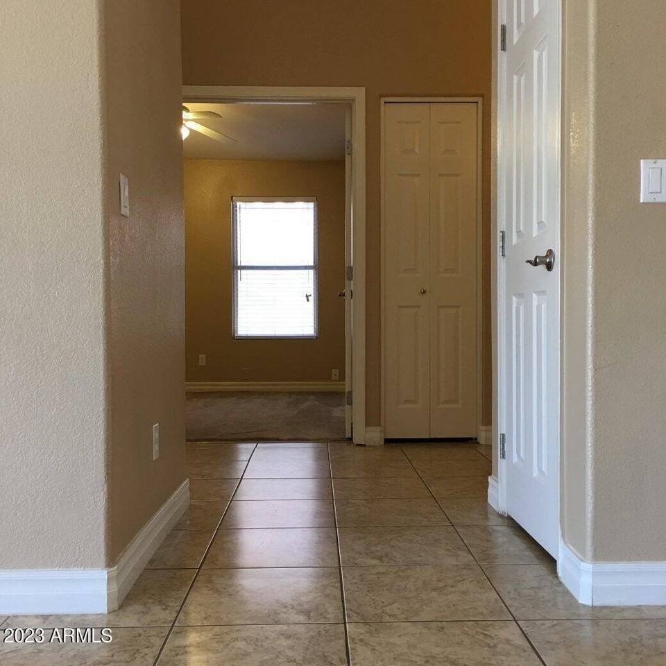 623 West Greentree Drive - Photo 7 of 16