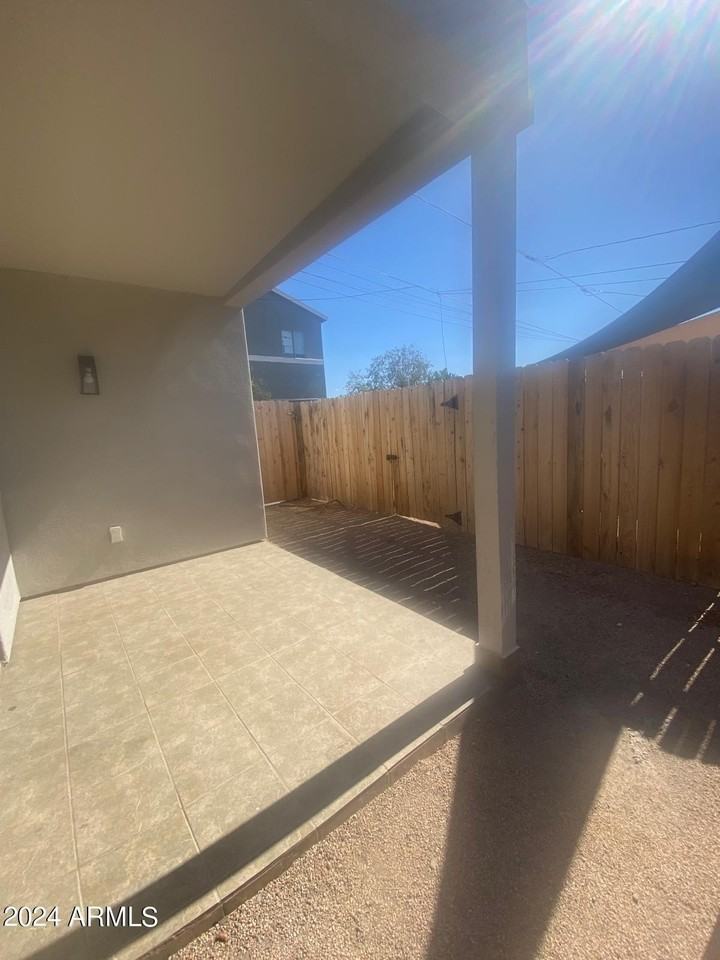 1613 West Mountain View Road #B - Photo 5 of 10