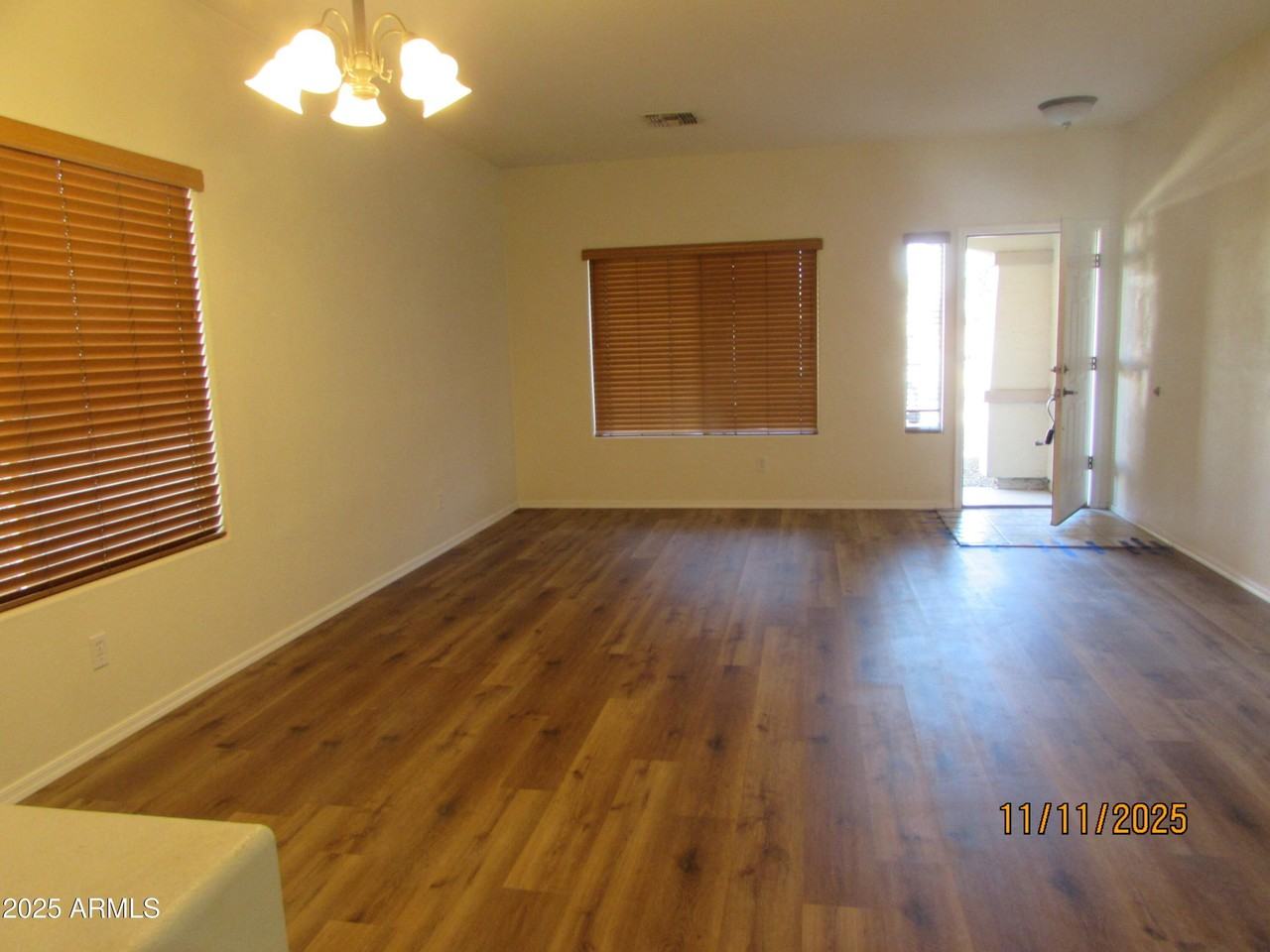 102 N 118th Ave - Photo 3 of 16