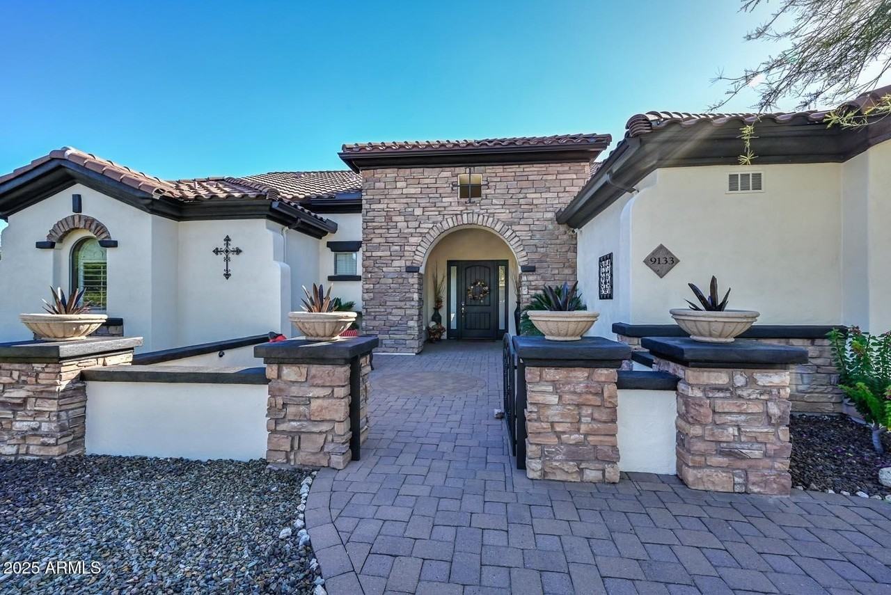 9133 W Andrea Dr - Photo 2 of 41