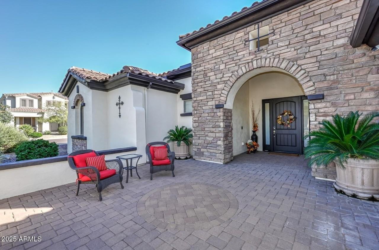 9133 W Andrea Dr - Photo 3 of 41