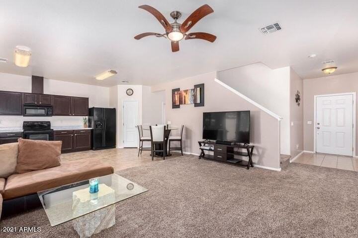 7022 W Mercer Ln - Photo 4 of 13