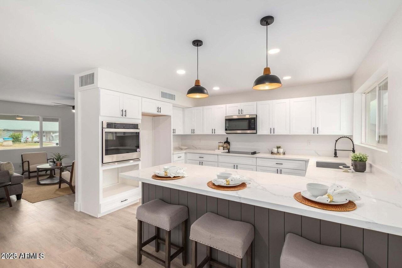 3933 W Cactus Wren Dr - Photo 4 of 24