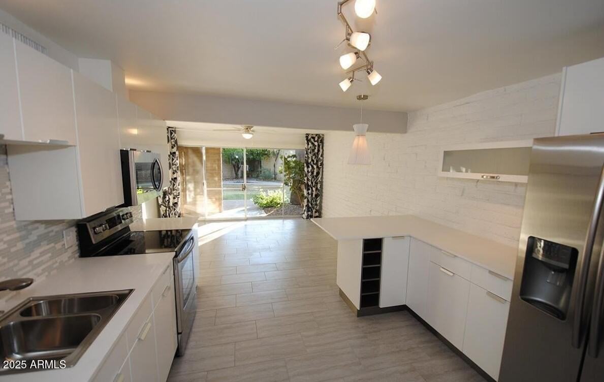 4351 N 36th Pl Apt 3 #3 - Photo 4 of 11