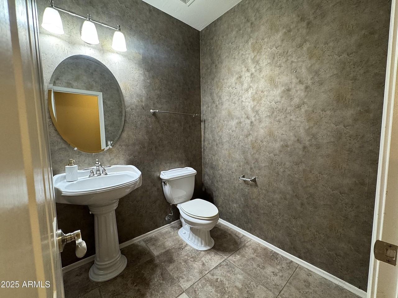 3616 North 308th Lane - Photo 4 of 50